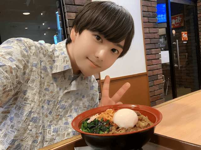 りく(SUNRISE大阪店)の写メ日記「みんな大好き!スタバとすき家(^O^)」の写真2
